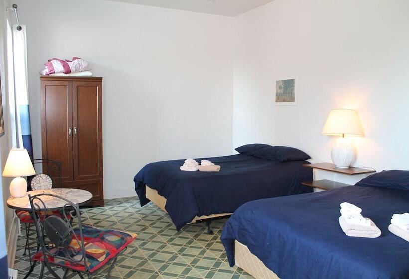 הוסטל Auberge La Petite école De Forillon