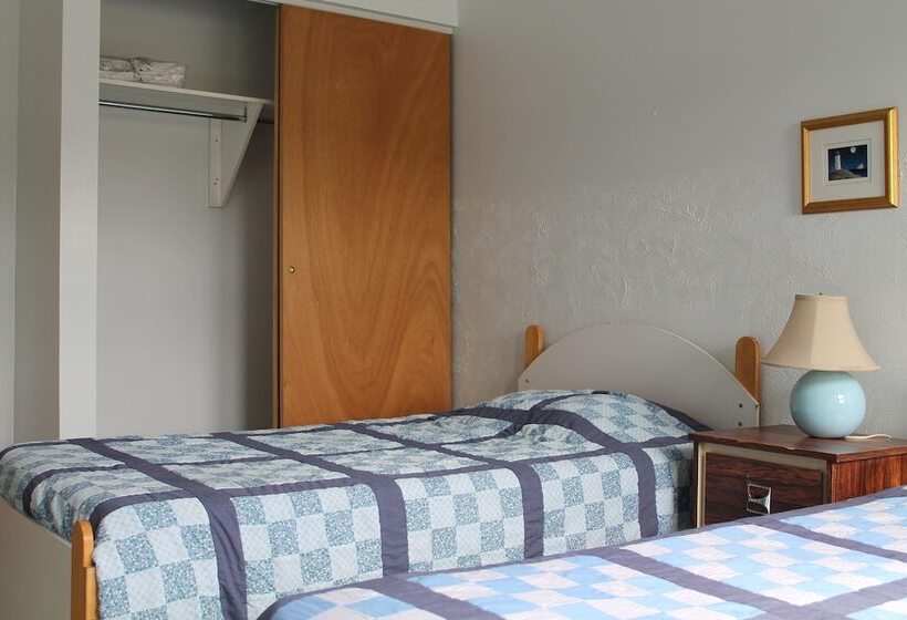 הוסטל Auberge La Petite école De Forillon