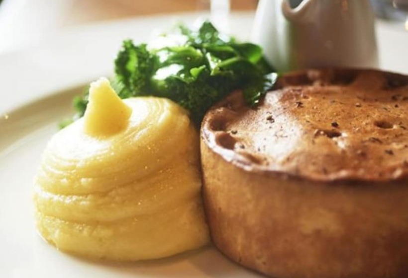 فندق صغير Bear And Ragged Staff