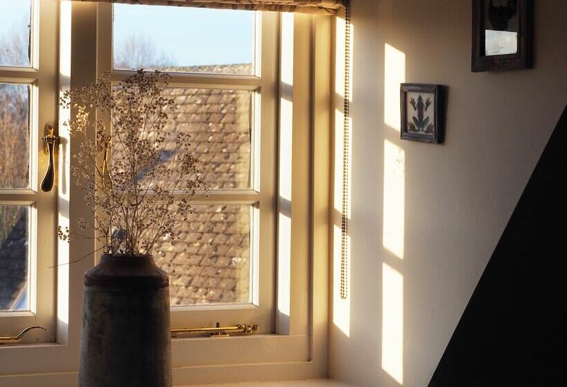 فندق صغير Bear And Ragged Staff