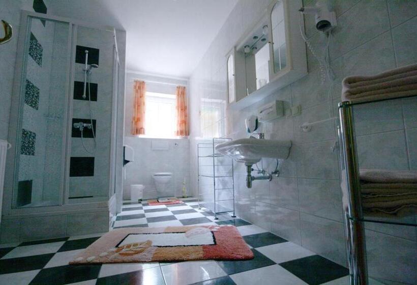 مبيت وإفطار Pension Thermensonne