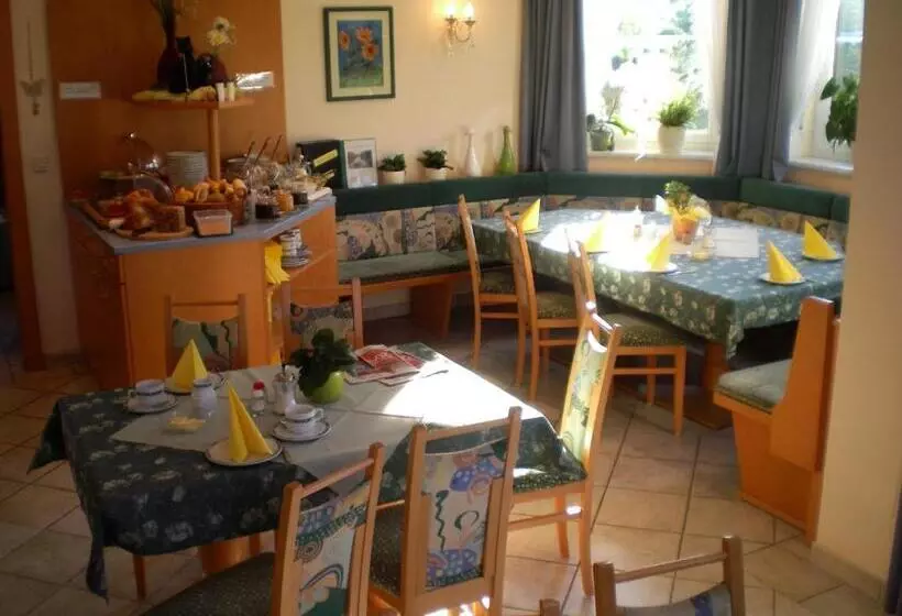 Aamiaismajoitus (B&B) Pension Thermensonne