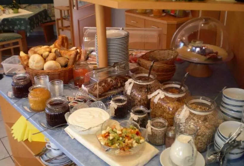 Aamiaismajoitus (B&B) Pension Thermensonne