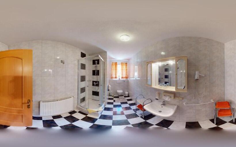 مبيت وإفطار Pension Thermensonne