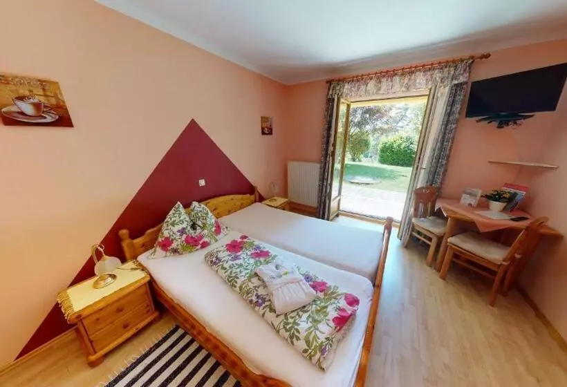 Aamiaismajoitus (B&B) Pension Thermensonne