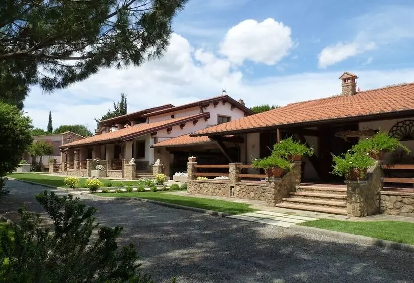 Hotelli Agriturismo La Rombaia