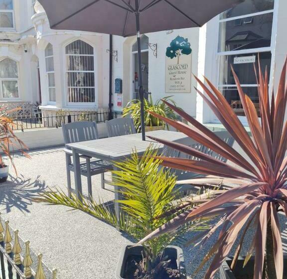 펜션 Glascoed Guest House