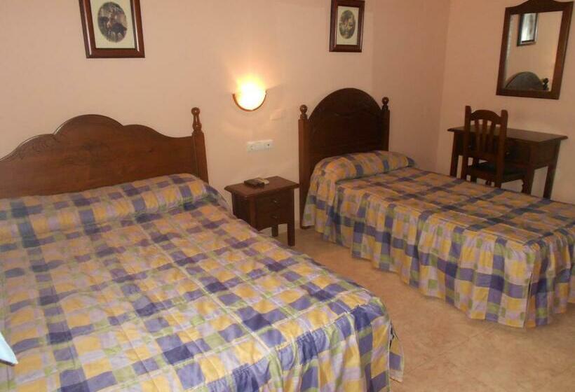پانسیون Hostal El Polígono