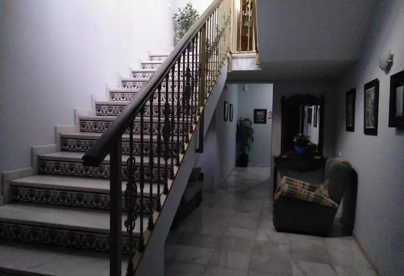 ペンション Hostal El Polígono