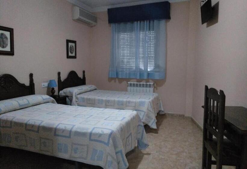 پانسیون Hostal El Polígono