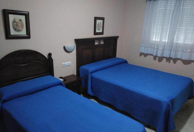 پانسیون Hostal El Polígono