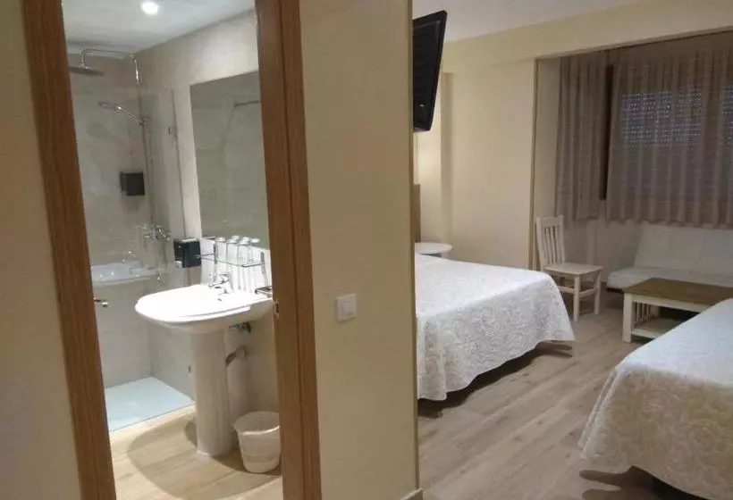 پانسیون Hostal Toledo Plaza