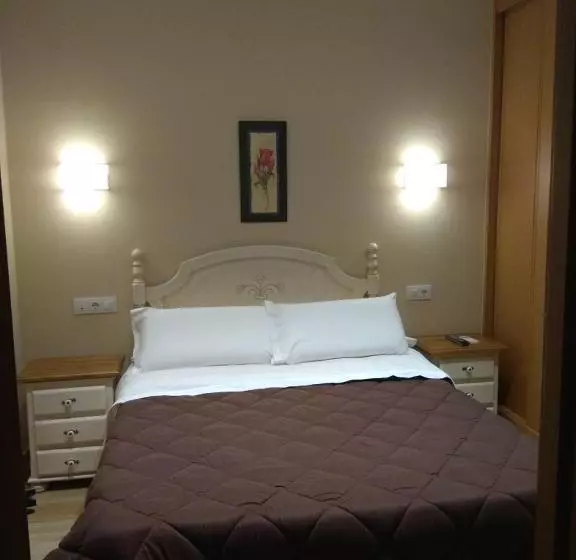 پانسیون Hostal Toledo Plaza