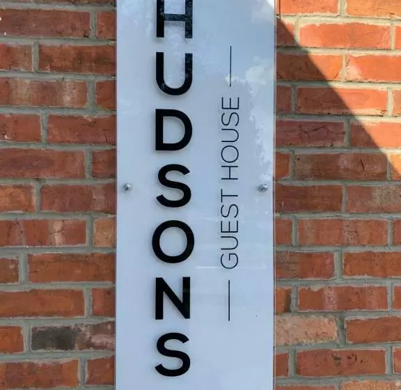Majatalo Hudsons Guest House Adults Only