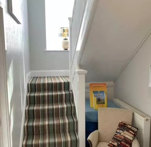 Majatalo Hudsons Guest House Adults Only