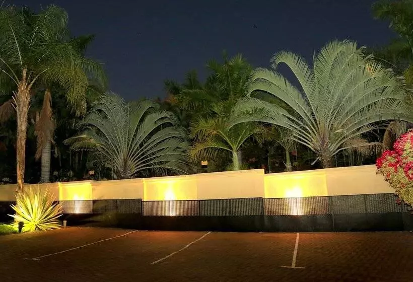 ペンション La Lechere Guest House