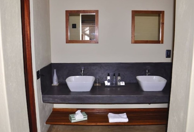 Pensió La Lechere Guest House