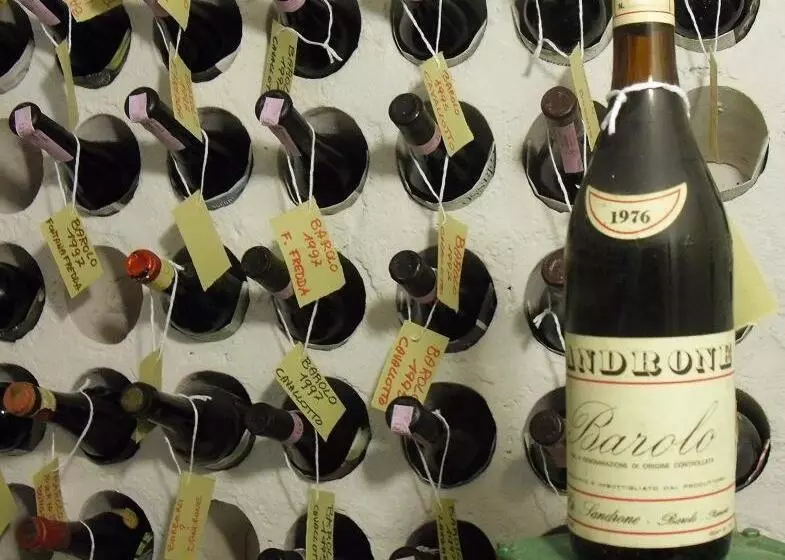 Majatalo Rosso Di Sera