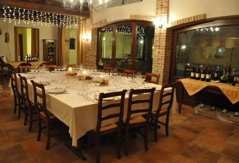 Majatalo Rosso Di Sera