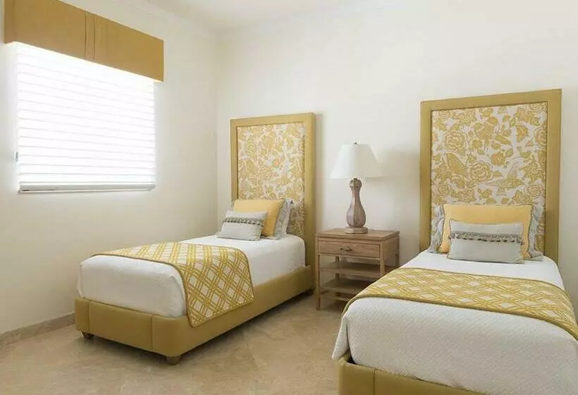 The Venetian On Grace Bay