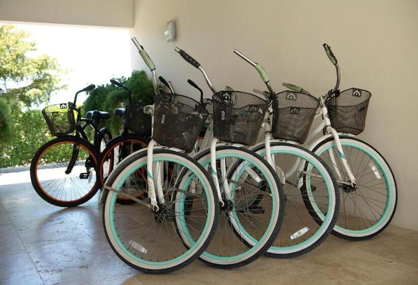 The Venetian On Grace Bay