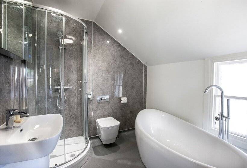 فندق صغير Black Bull Inn, Moffat