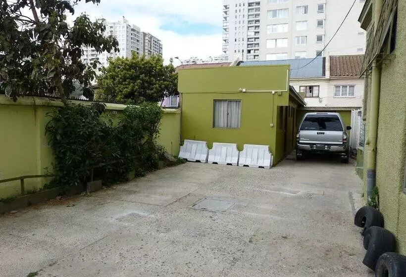 Retkeilymaja Hostal Residencia Blest Gana