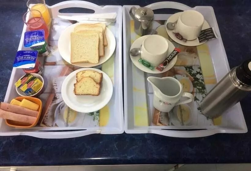 Retkeilymaja Hostal Residencia Blest Gana