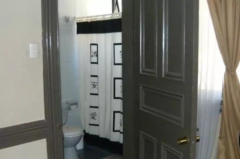 Retkeilymaja Hostal Residencia Blest Gana