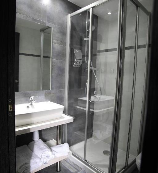 פנסיון Douris Temple