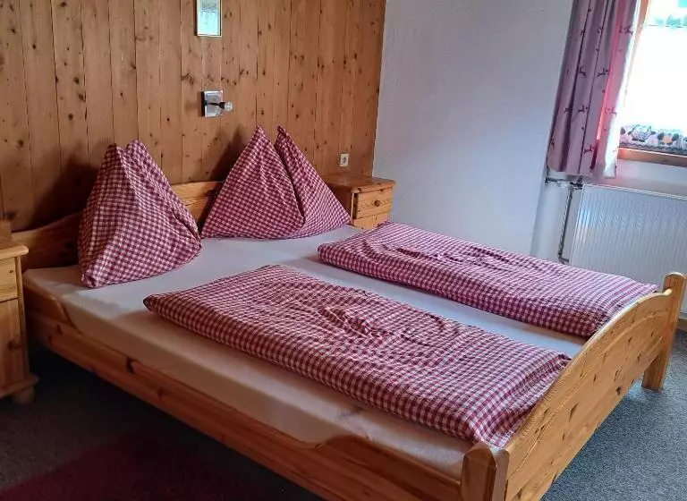 پانسیون Haus Bacher