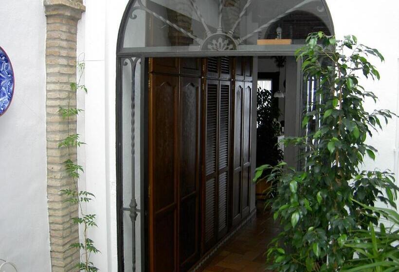 پانسیون Hostal Santa Catalina
