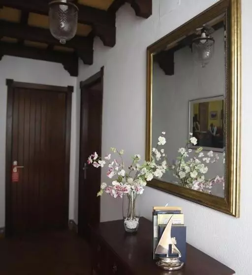 پانسیون Hostal Santa Catalina