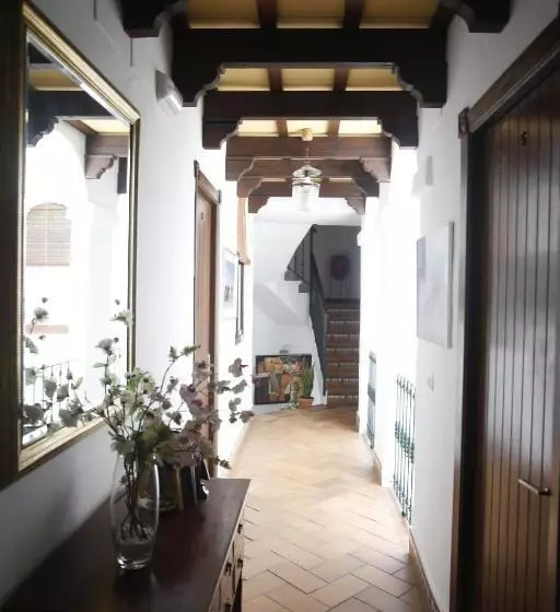 پانسیون Hostal Santa Catalina
