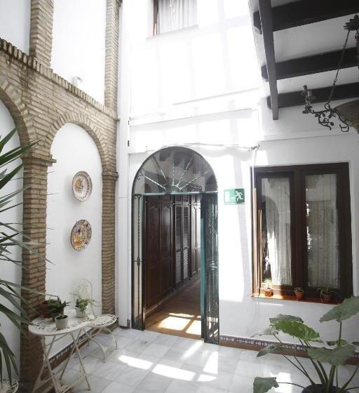 پانسیون Hostal Santa Catalina