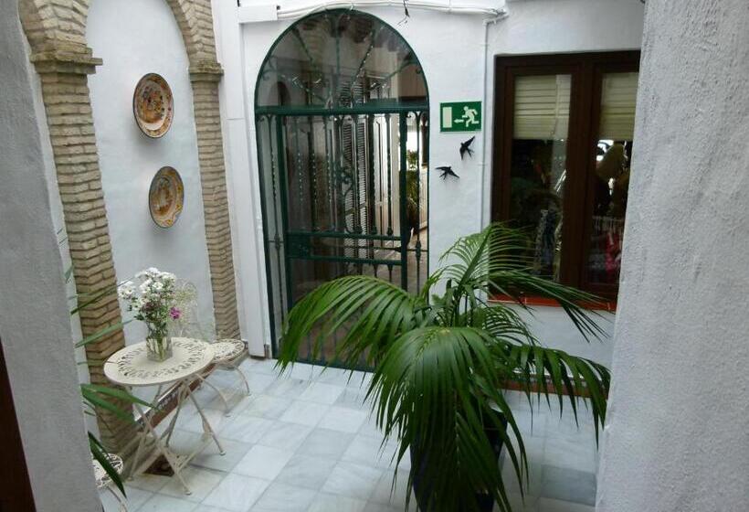 پانسیون Hostal Santa Catalina