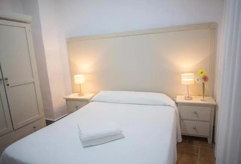 پانسیون Hostal Santa Catalina