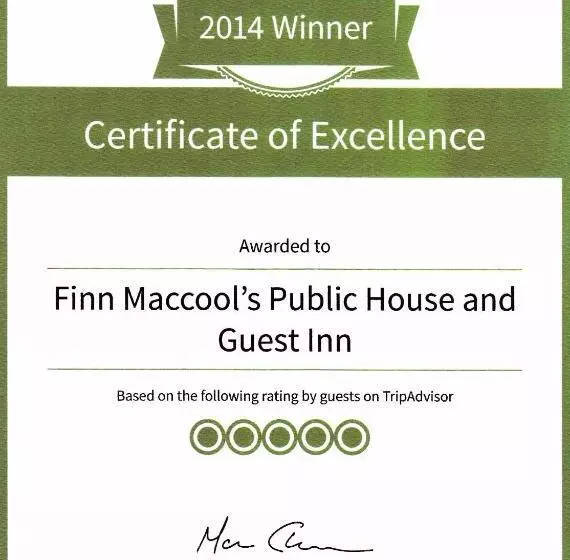 هاستل Finn Maccools Public House & Guest Inn