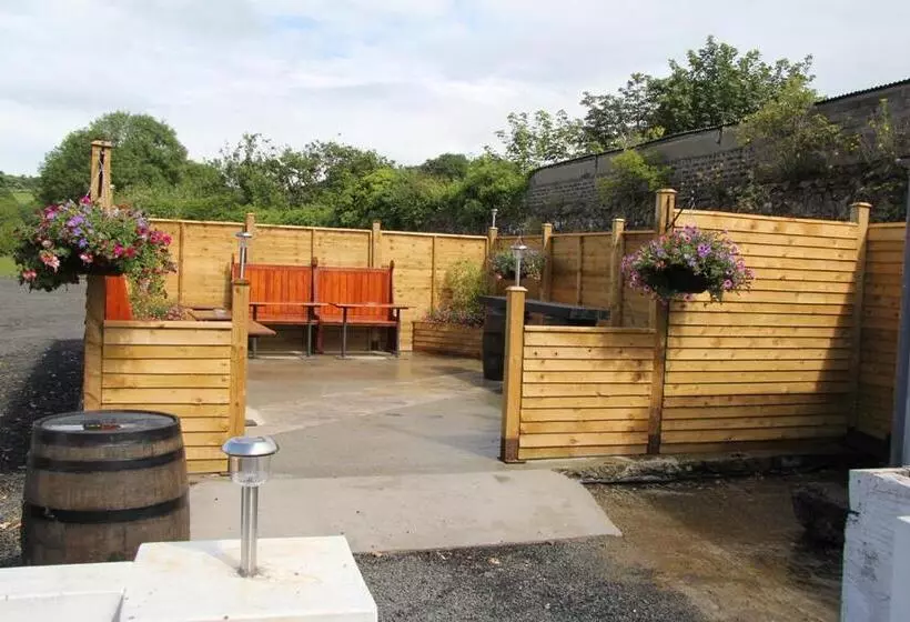 هاستل Finn Maccools Public House & Guest Inn