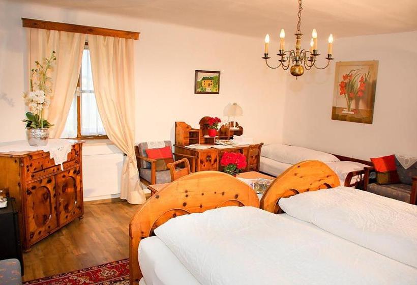 הוסטל Gasthof Hohlwegwirt