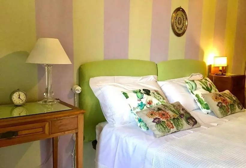 هتل Agriturismo Il Ponticello