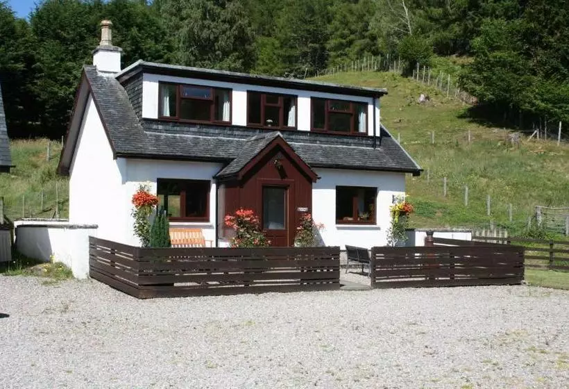 هتل Highgarry Cottage
