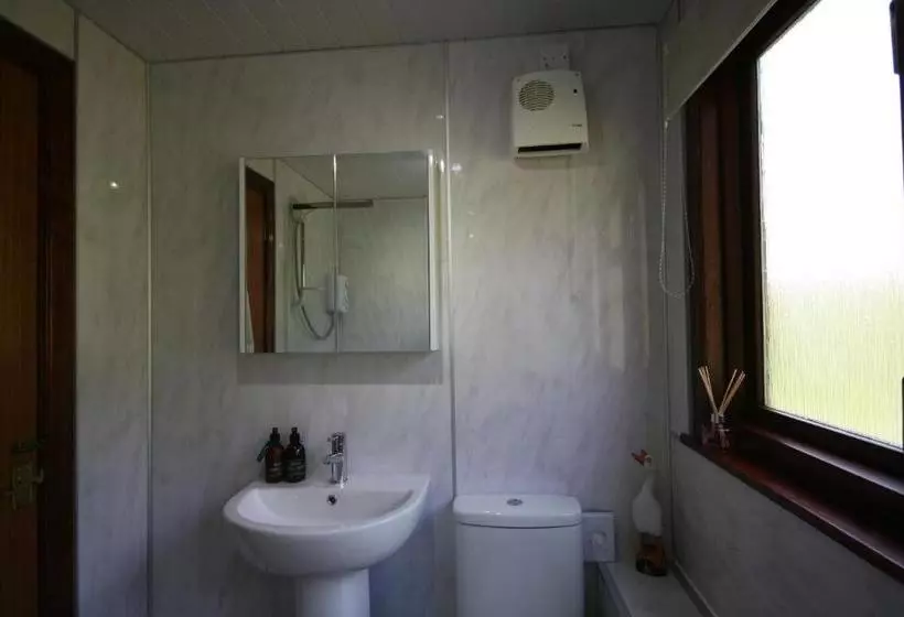 هتل Highgarry Cottage