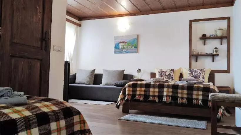 ペンション Chardaka Guest House