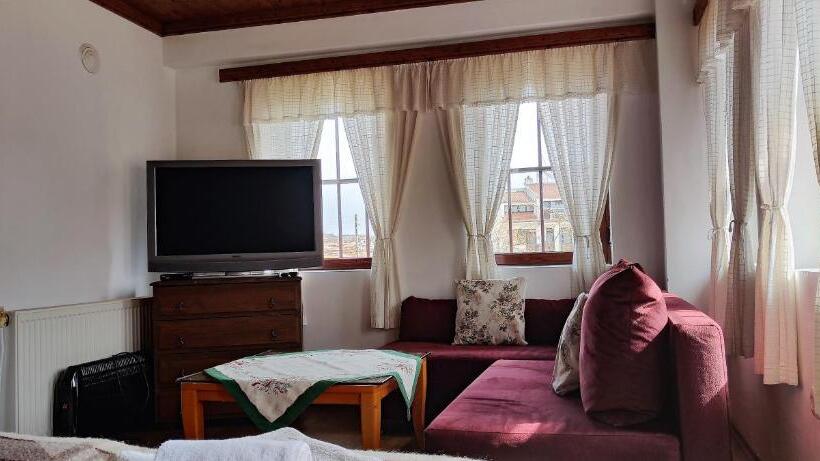 Пансион Chardaka Guest House