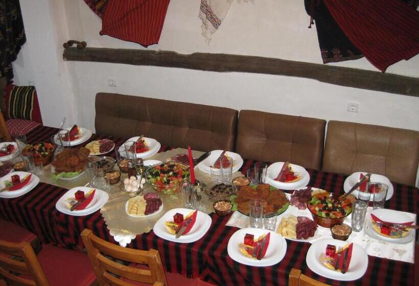 Пансион Chardaka Guest House