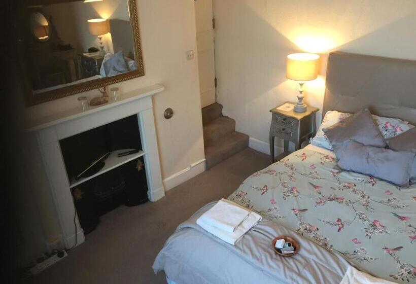 ペンション Holly Lodge