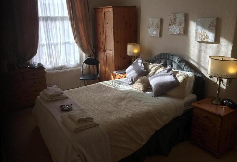 ペンション Holly Lodge