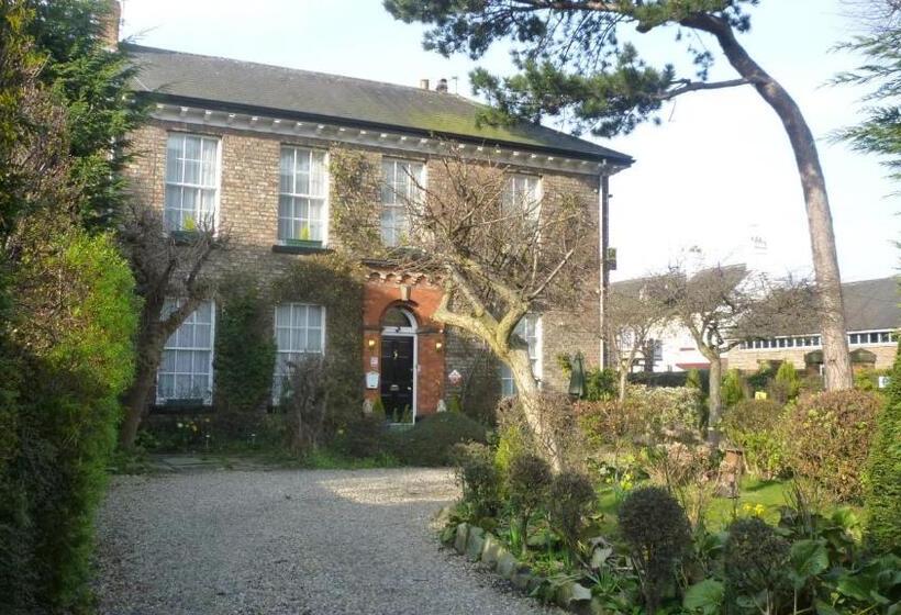 ペンション Holly Lodge