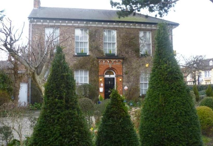 ペンション Holly Lodge